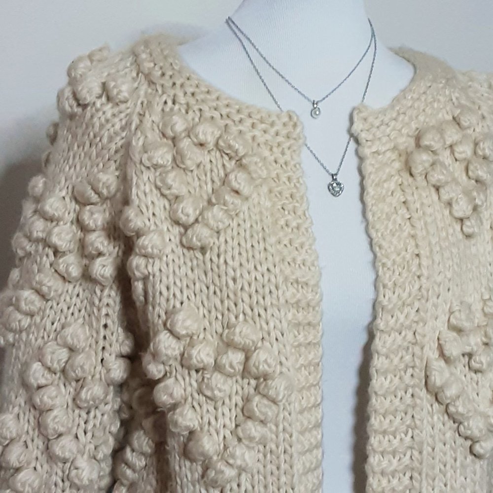 Chic Wish Cashmere / Wool Blend Chunky Beige Cardigan Sweater Size Small - Picture 3 of 8